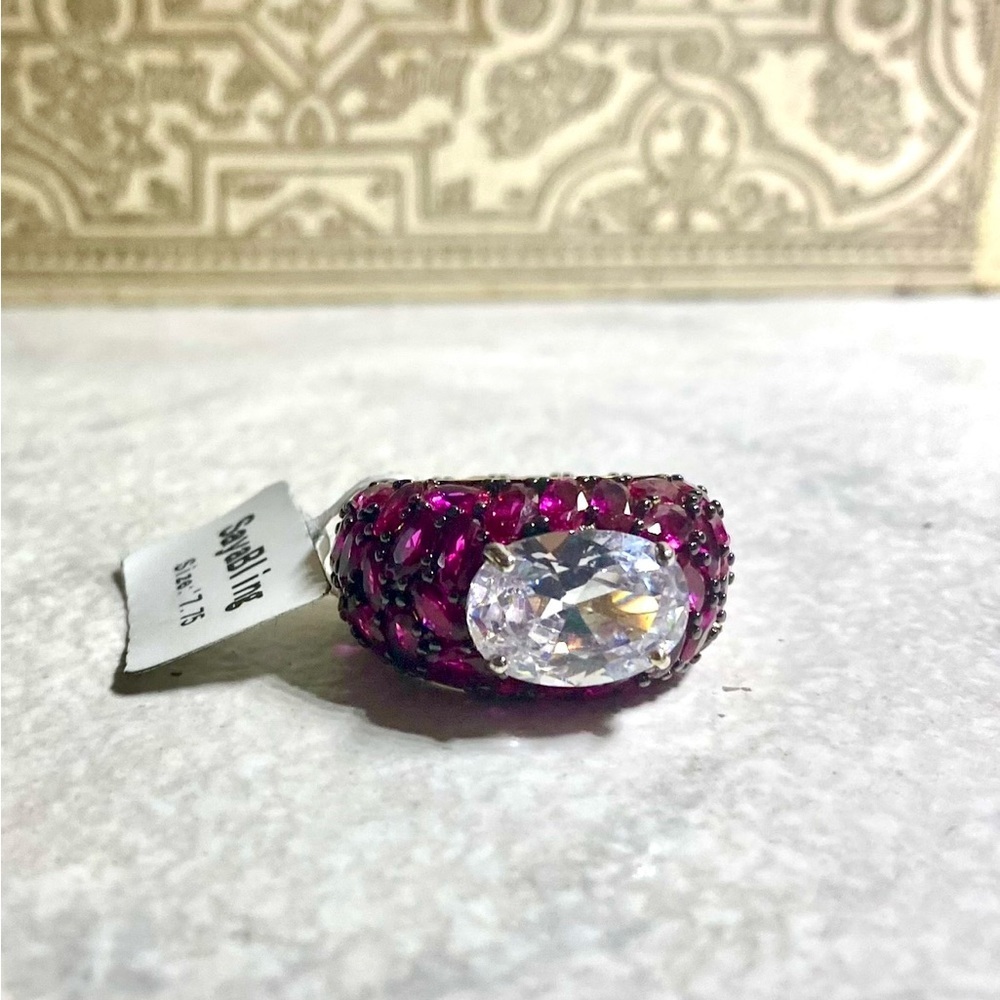 Sayabling Coctail Ring NWT